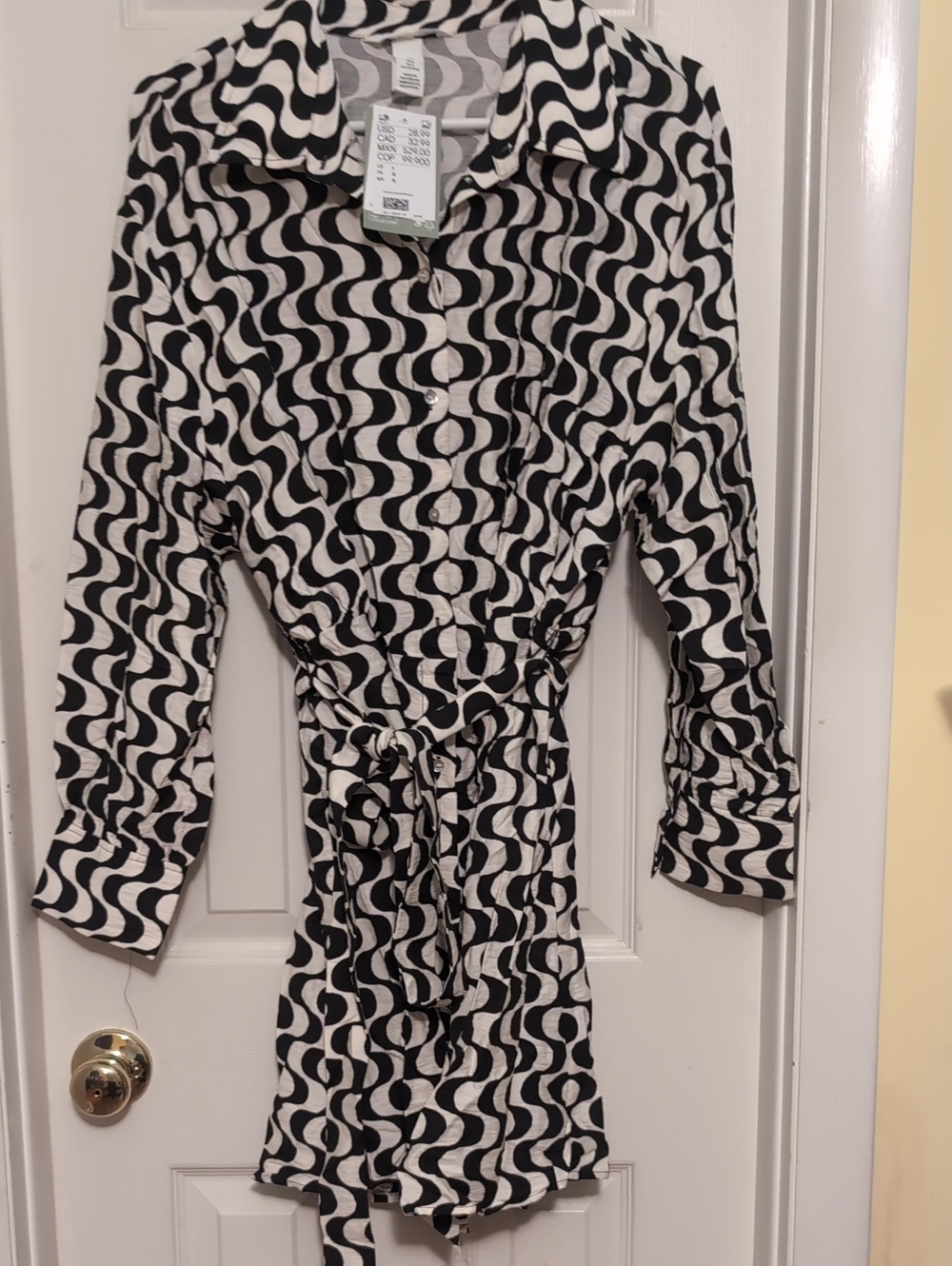 H&M Black & White Long-Sleeve Shirt Dress with Tie Waist